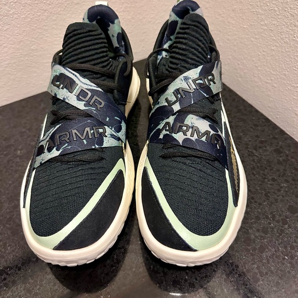 Under Armour FUTR X 4 Sneakers – Black / Retro Green Camo Mens Size 13 - Picture 2 of 5